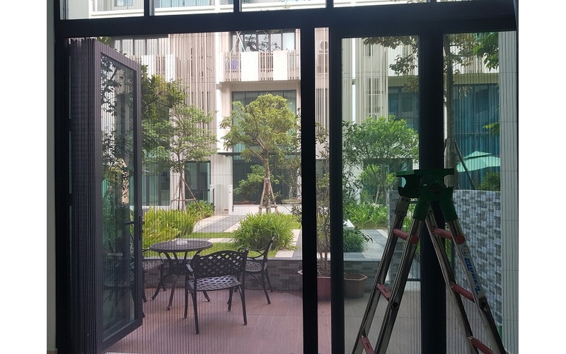 Thực tế thi công cửa chống muỗi biệt thự liền kề Park City, Lê Trọng Tấn