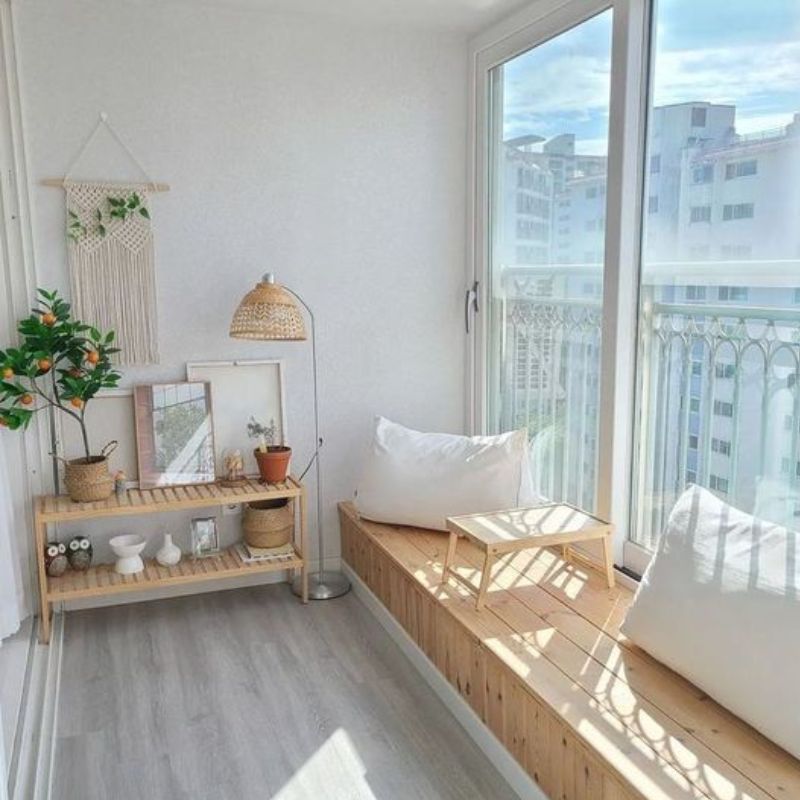 Mẫu ban xông nhỏ xinh, trang trí đơn giản