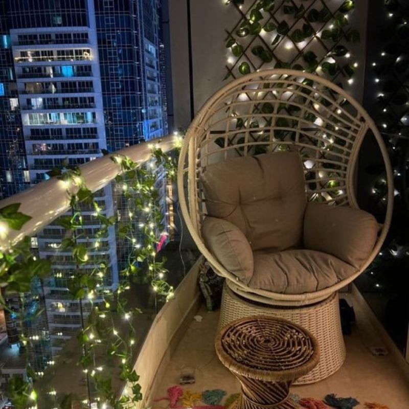 Trang trí ban công bằng đèn led cực chill