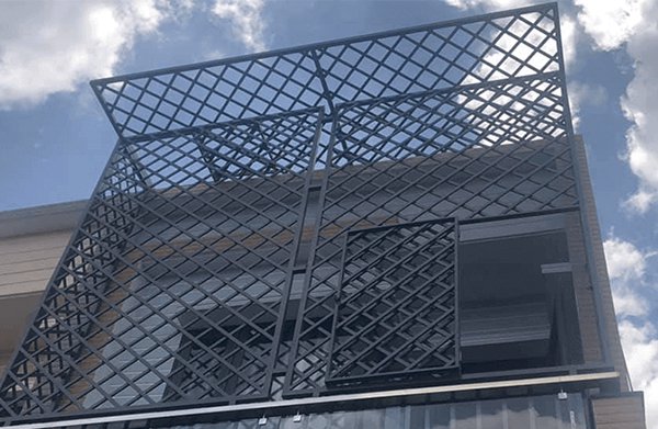 Khung sắt ban công