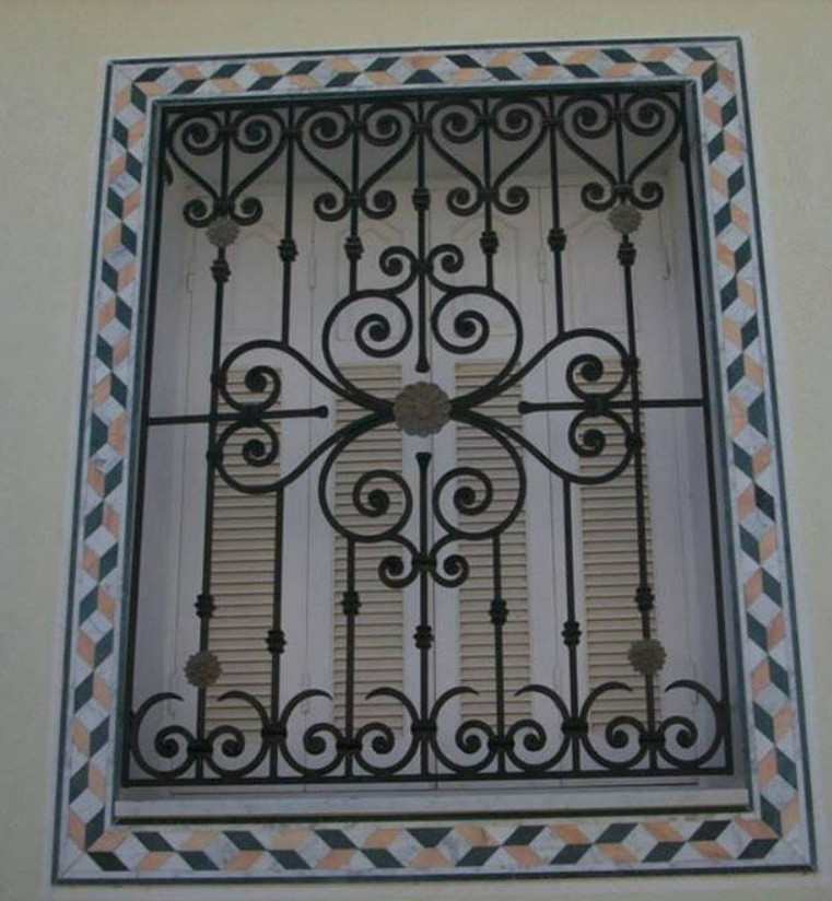 Khung sắt cửa sổ cắt CNC