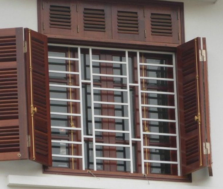 Khung sắt của sổ truyền thống