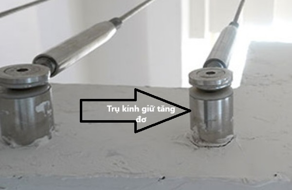 Trụ kính bắt tăng đơ cầu thang