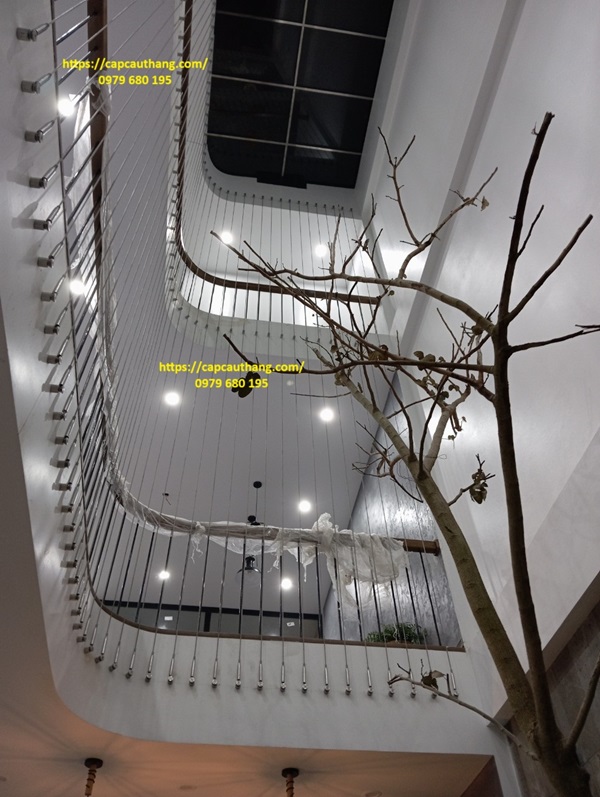 Cáp cầu thang cho giếng trời 