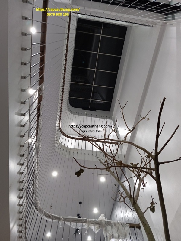 Mẫu cáp cầu thang thông tầng giếng trời
